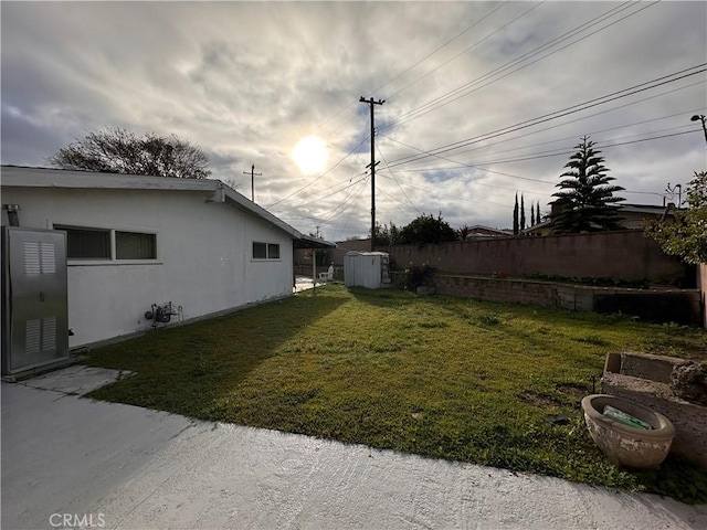 view of yard featuring fence