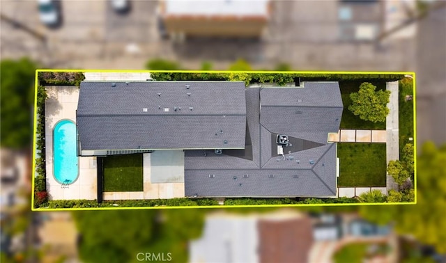 914 N Catalina St, Burbank, CA 91505 - bird's eye view of a pool area