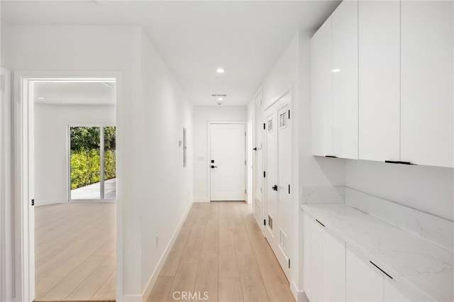 914 N Catalina St, Burbank, CA 91505 - hall with light wood-style flooring, baseboards, and recessed lighting
