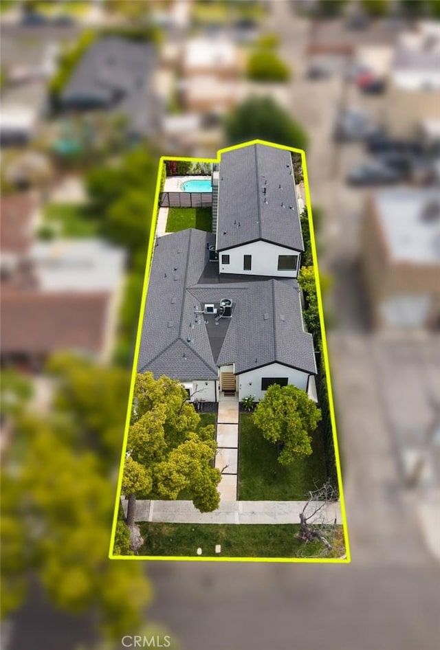 914 N Catalina St, Burbank, CA 91505 - aerial view of property and surrounding area with a pool area