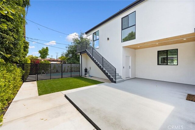 914 N Catalina St, Burbank, CA 91505 - view of patio / terrace with stairs