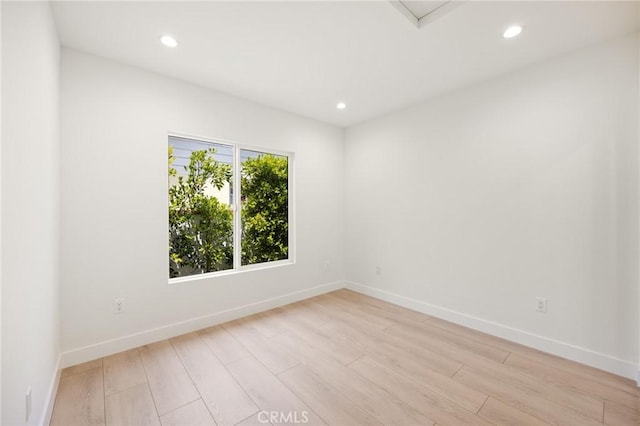 914 N Catalina St, Burbank, CA 91505 - unfurnished room featuring light wood-style floors, baseboards, and recessed lighting