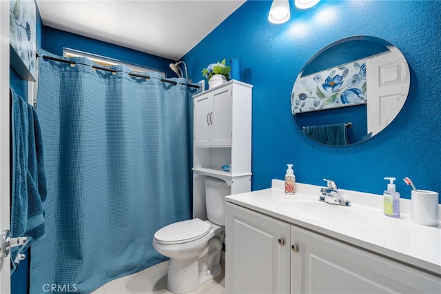 full bath with vanity, toilet, and a shower with curtain