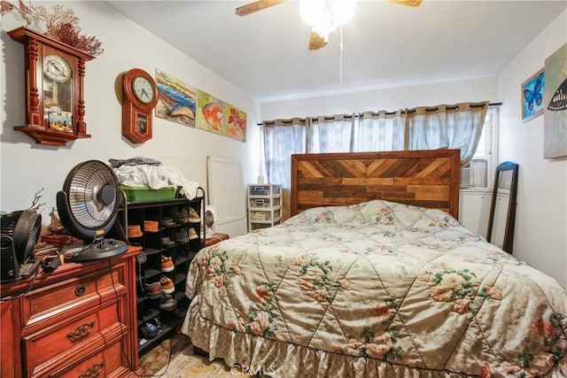 bedroom featuring a ceiling fan