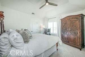 bedroom featuring a ceiling fan