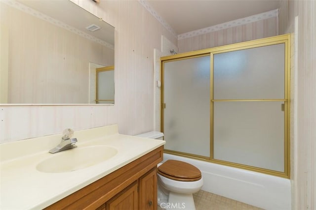 full bathroom featuring visible vents, wallpapered walls, toilet, enclosed tub / shower combo, and vanity