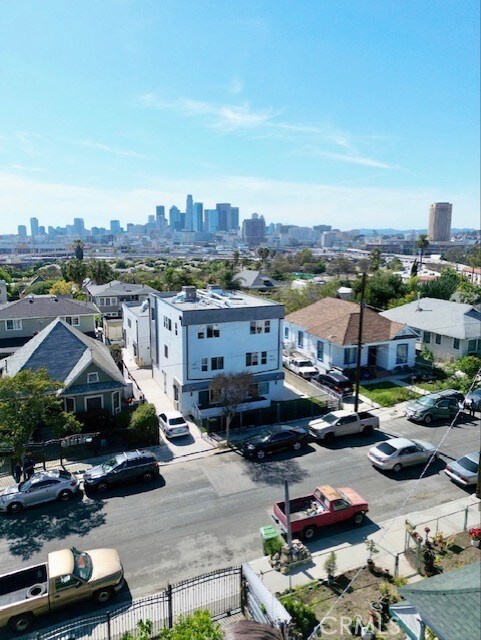 bird's eye view with a view of city