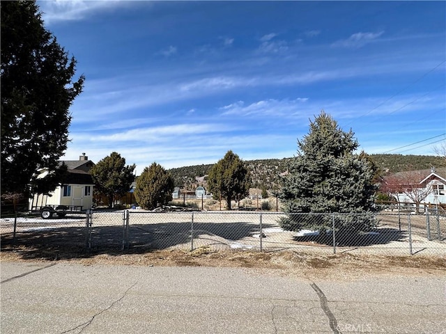 849 Hemlock Ln, Big Bear City, CA 92314 - photo 4
