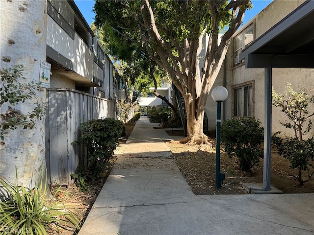 18620 Hatteras St Unit 166, Tarzana, CA 91356 - view of property's community