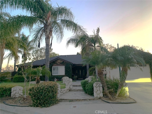 view of front of property