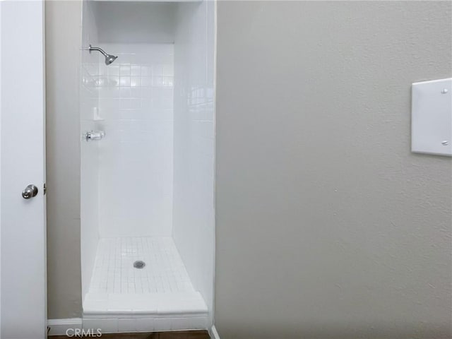 45541 Sancroft Ave, Lancaster, CA 93535 - full bathroom with a stall shower