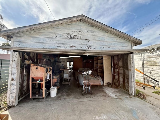 view of detached garage