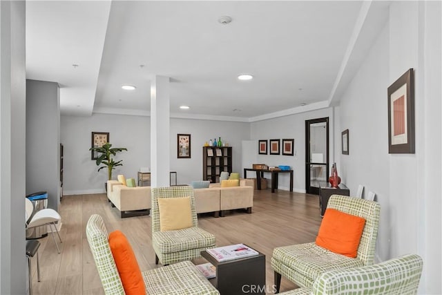 395 E 4th Unit 25, Long Beach, CA 90802 - living area featuring light wood-style flooring, baseboards, and recessed lighting