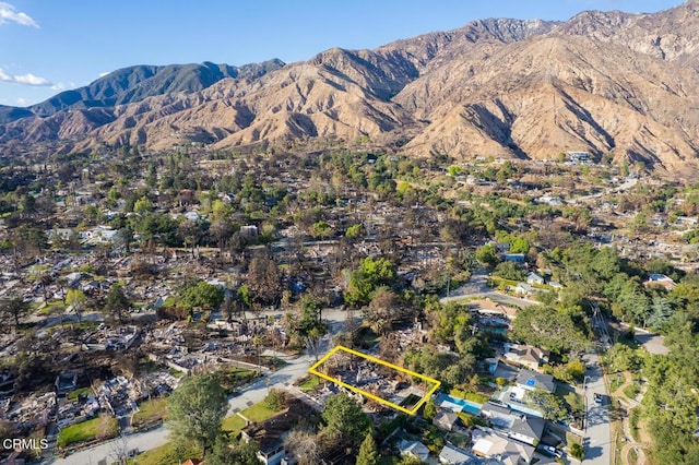 bird's eye view featuring a mountain view