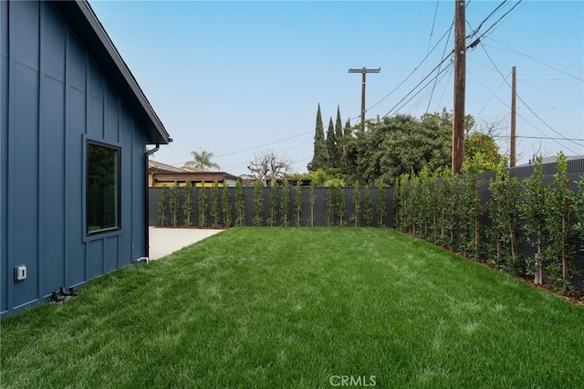 view of yard featuring a fenced backyard