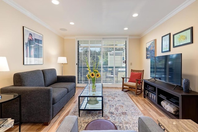 living area featuring recessed lighting, expansive windows, crown molding, and wood finished floors