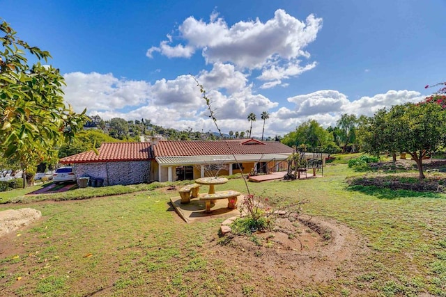 view of yard with a patio area