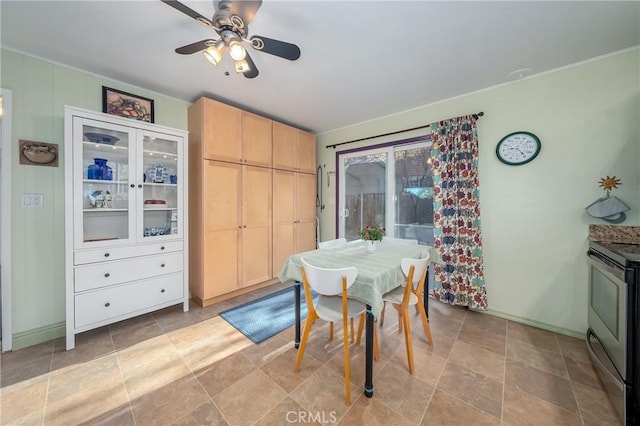 dining room with ceiling fan