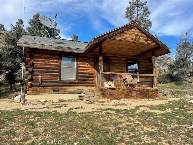 log cabin with crawl space and log exterior