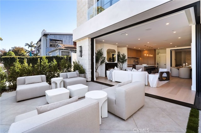 506 Avocado Ave, Corona Del Mar, CA 92625 - view of patio featuring an outdoor hangout area