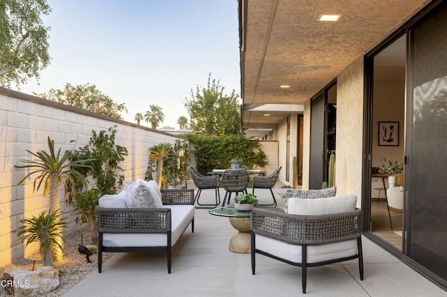 35 Lafayette Dr, Rancho Mirage, CA 92270 - balcony with a patio area