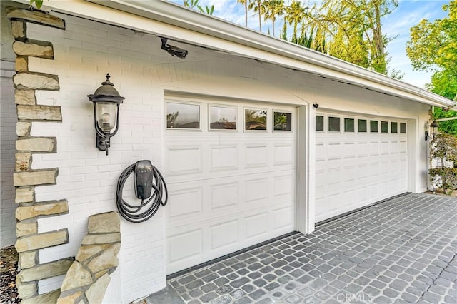 5441 Calvin Ave, Tarzana, CA 91356 - garage featuring driveway