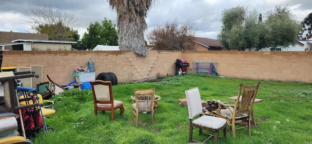 view of yard featuring a fenced backyard