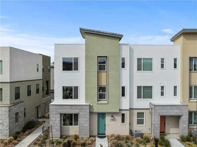 27046 Tanager Ln, Valencia, CA 91381 - view of front facade with stucco siding