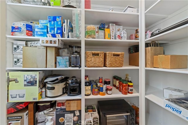 27046 Tanager Ln, Valencia, CA 91381 - view of pantry