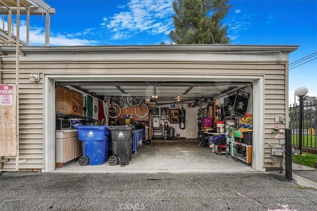 9920 Sepulveda Blvd Unit 1, Mission Hills San Fernando, CA 91345 - view of garage