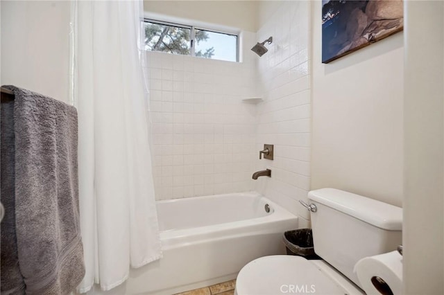 60125 Carrizo Rd, Mountain Center, CA 92561 - bathroom with toilet and shower / tub combo with curtain