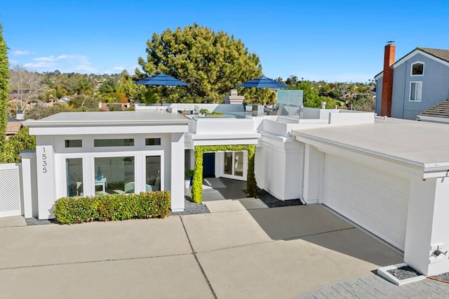 view of front of property with stucco siding