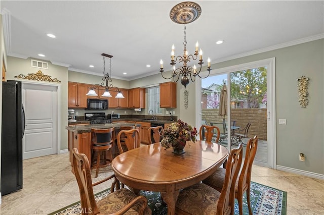 dining space with visible vents, recessed lighting, crown molding, and baseboards