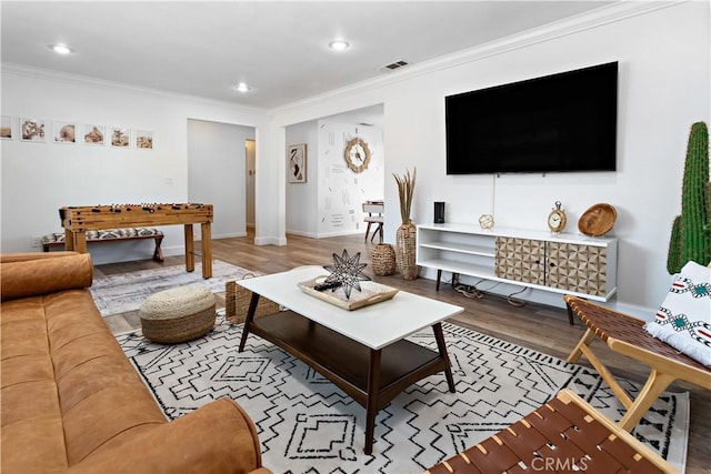 56838 Bonanza Dr, Yucca Valley, CA 92284 - living room featuring ornamental molding, wood finished floors, recessed lighting, and baseboards