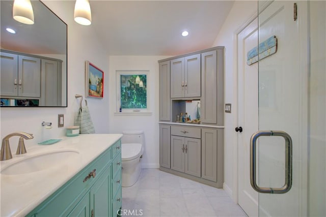 full bathroom featuring vanity, toilet, recessed lighting, and baseboards