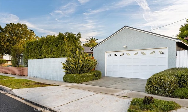 exterior space featuring fence