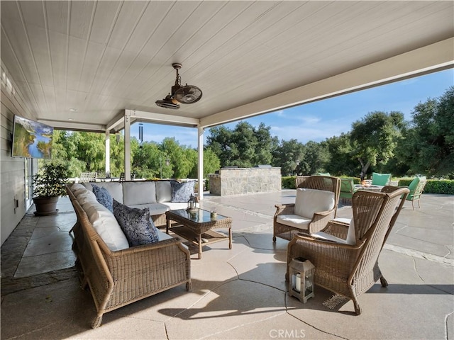 view of patio featuring an outdoor hangout area