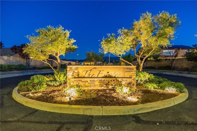 view of community / neighborhood sign