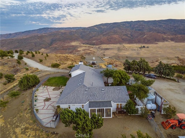 bird's eye view featuring a mountain view