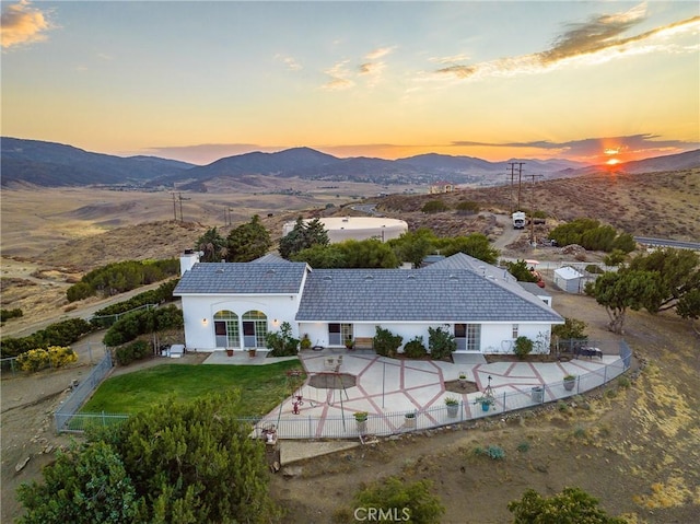 bird's eye view featuring a mountain view