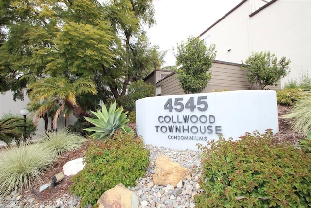 view of community / neighborhood sign