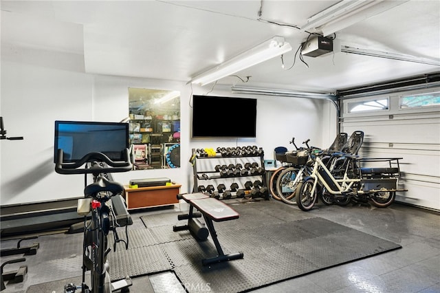 workout area featuring a garage