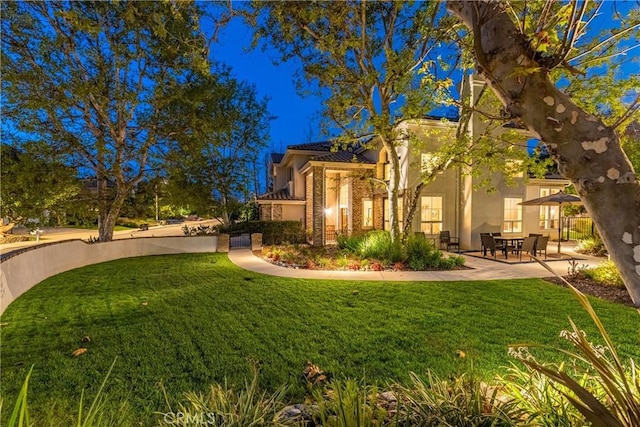 view of yard with a patio area