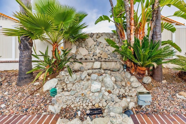 29600 Nightcrest Cir, Temecula, CA 92591 - details featuring fence