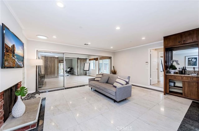 living room with visible vents, marble finish floor, recessed lighting, crown molding, and baseboards