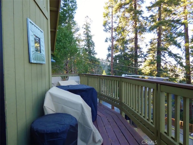 534 Dover Ct, Lake Arrowhead, CA 92352 - view of wooden deck