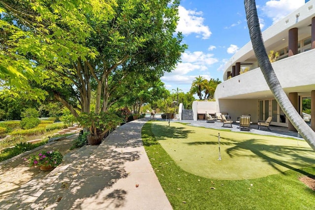 view of yard featuring a patio area