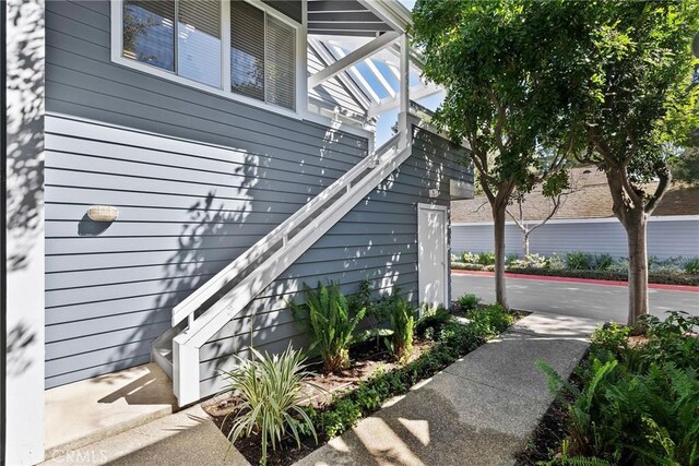 259 Chesterfield, Newport Beach, CA 92660 - view of side of property with stairway