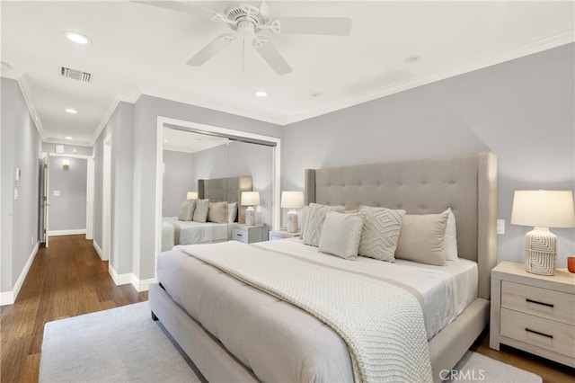 bedroom featuring visible vents, recessed lighting, baseboards, and wood finished floors