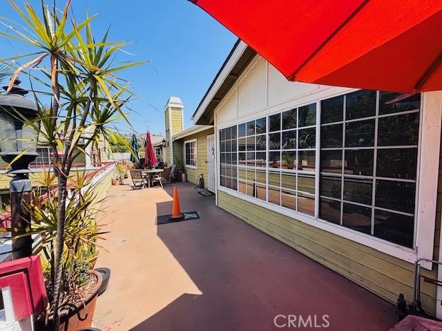 1864 Raymond Ave Unit 4, Signal Hill, CA 90755 - view of patio / terrace with outdoor dining area